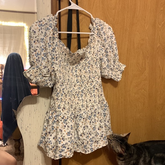 Floral off the shoulder top - Picture 2 of 2